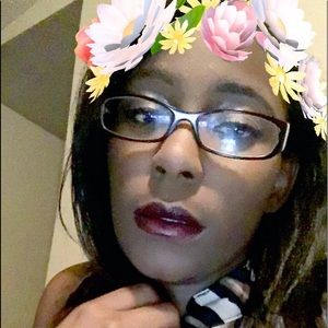 Meet your Posher, Alexea